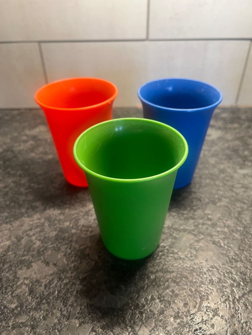 Vintage Tupperware Set of 3. 7oz stackable Kids Bell Tumblers.